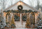 Kate Noël Chalet Rustique Neige Sapins Toile de fond conçue par Emetselch