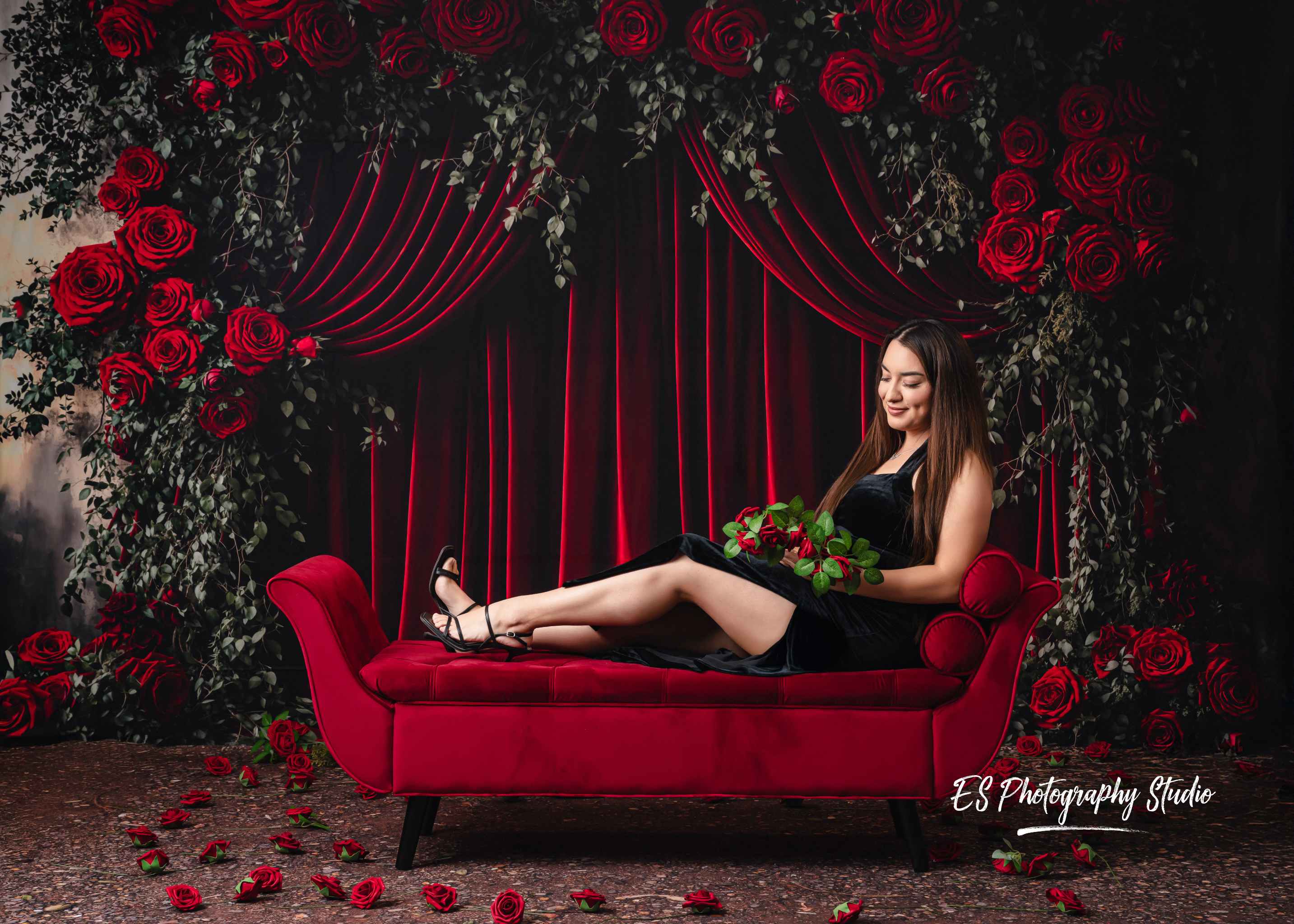 Kate Saint Valentin Rouge Rideau Roses Toile de fond conçue par Emetselch