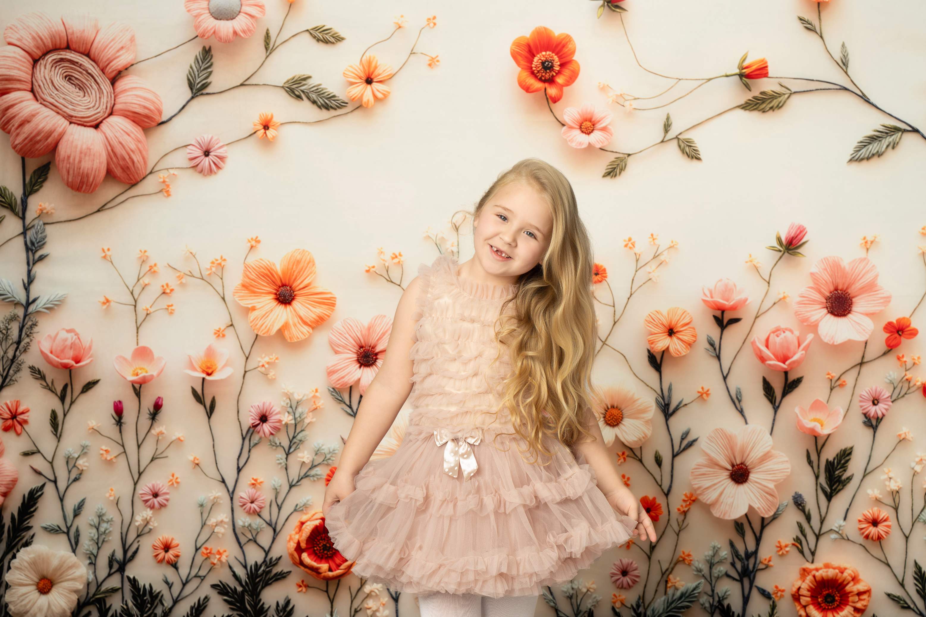 Kate Floral Broderie Fleurs Pastel Toile de fond conçue par Mini MakeBelieve