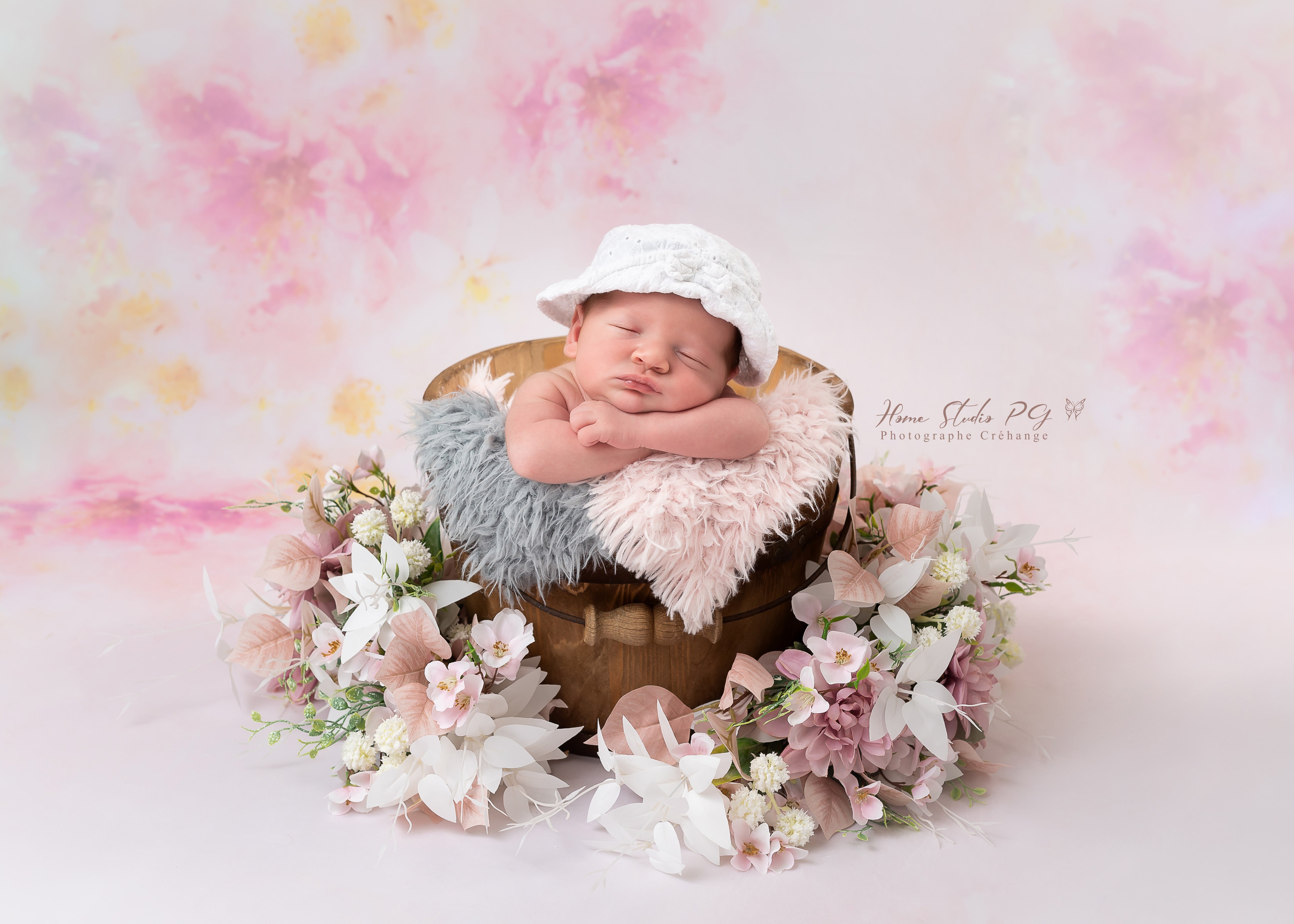 Kate Fleurs Rose Beaux-Arts Aquarelles Toile de fond conçue par Veronika Gant