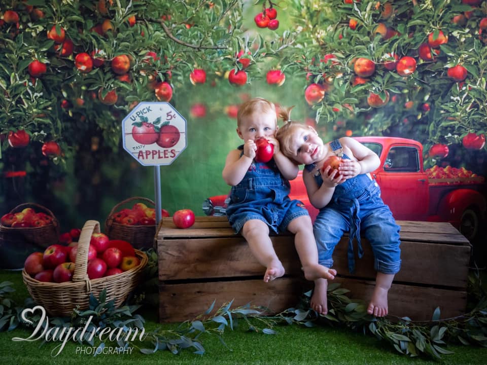 Kate Verger de pommes Rouge Camion Toile de fond conçue par Rosabell Photographie - Kate Backdrop FR