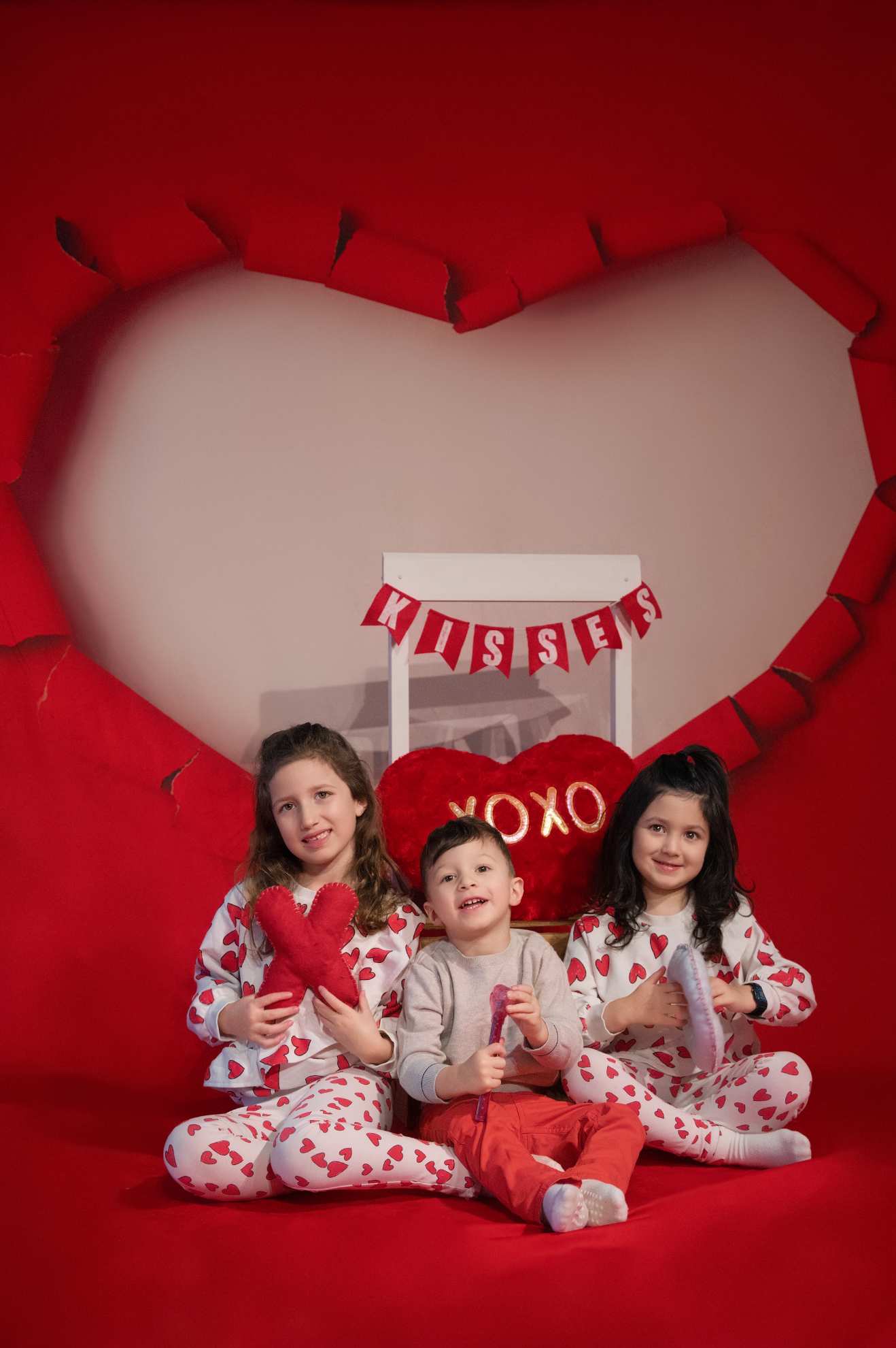 Kate Sweep Mur-à-Sol Saint-Valentin Rouge Déchiré Cœur Toile de fond conçue par Melissa King - Kate Backdrop FR