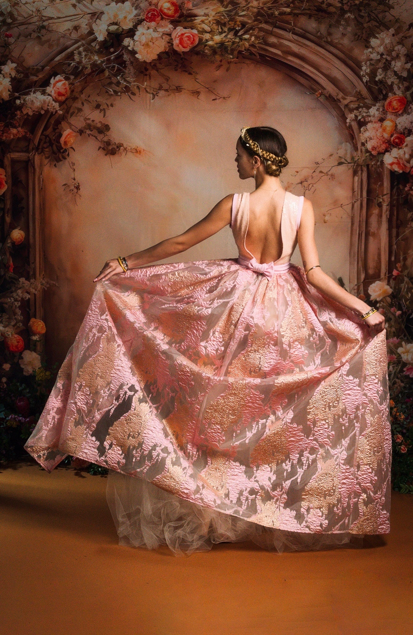 Offres Éclair-Kate Ensoleillé Beige Mur Arc de fleurs Toile de fond en Laine conçue par Emetselch - Kate Backdrop FR