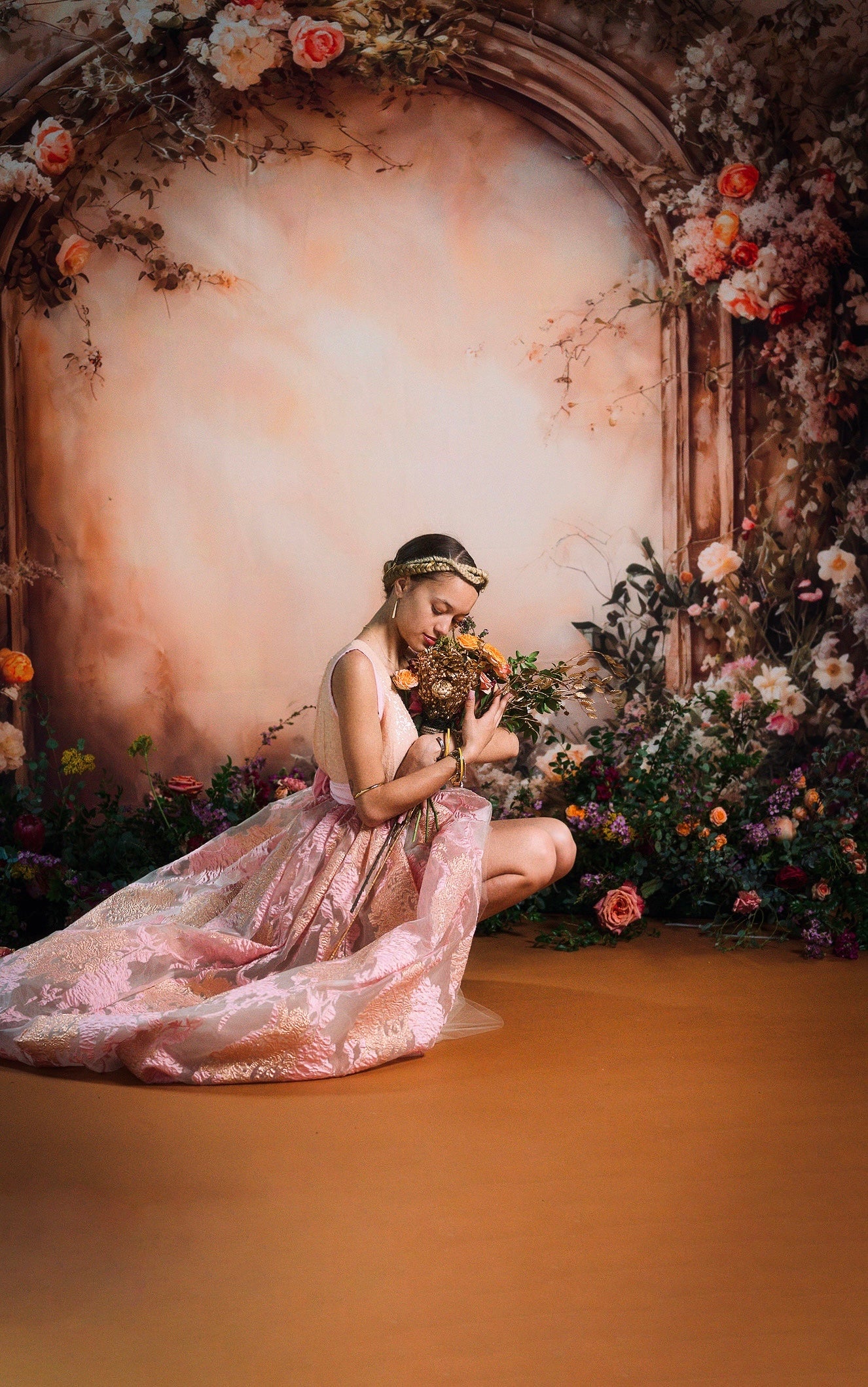Offres Éclair-Kate Ensoleillé Beige Mur Arc de fleurs Toile de fond en Laine conçue par Emetselch - Kate Backdrop FR