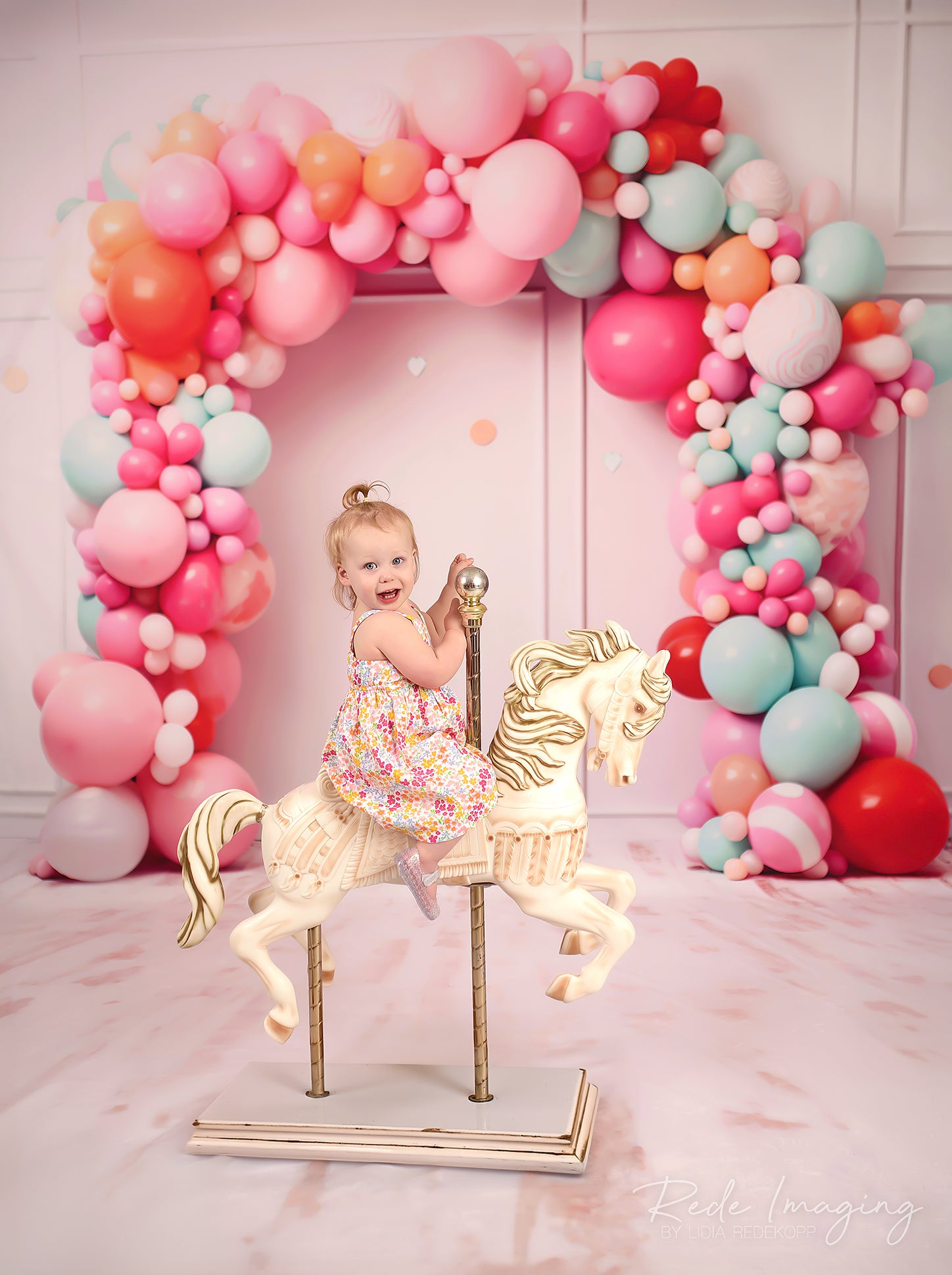 Kate Sweep Mur-à-Sol Anniversaire Rose Arche de ballons Toile de fond conçue par Lidia Redekopp - Kate Backdrop FR