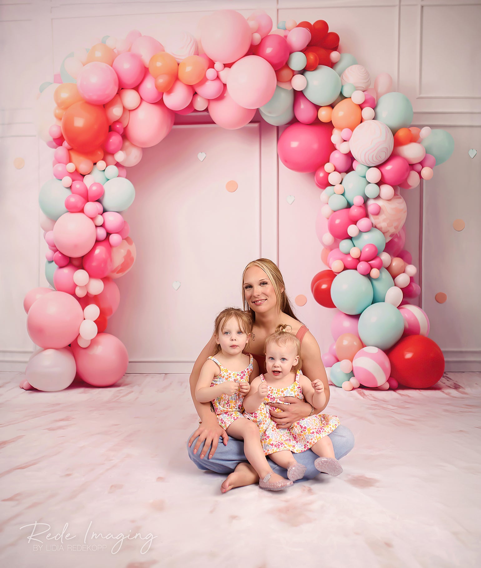 Kate Sweep Mur-à-Sol Anniversaire Rose Arche de ballons Toile de fond conçue par Lidia Redekopp - Kate Backdrop FR