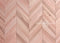 Kate Tapis de sol en caoutchouc Rose Bois à chevrons conçu par Mandy Ringe Photography - Kate Backdrop FR