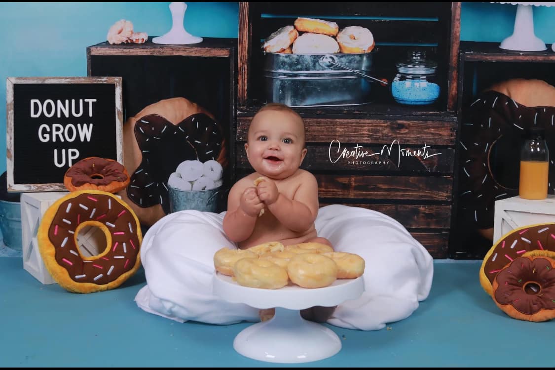 Kate Anniversaire Blue Donut Enfant Toile de fond conçue par Arica Kirby - Kate Backdrop FR