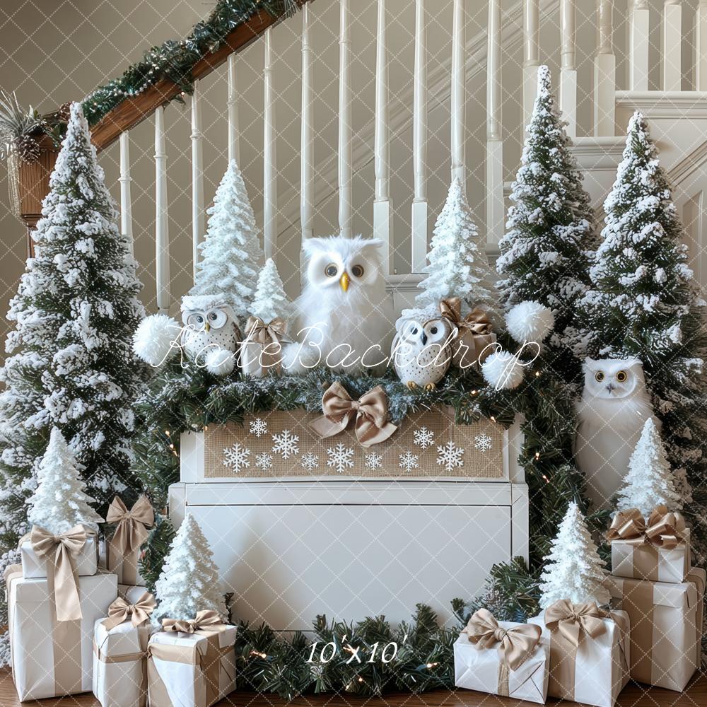 Kate Noël Hiboux Sapins Cadeaux Toile de fond conçue par Mini MakeBelieve - Kate Backdrop FR