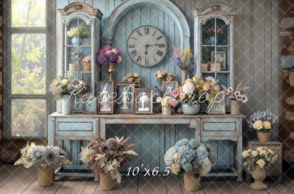 Kate Horloge Vintage Meuble Fleurs Bleu Toile de fond conçue par Mini MakeBelieve