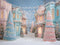Kate Noël Maisons Pastel Sapins Lumières Toile de fond conçue par Ashley Paul