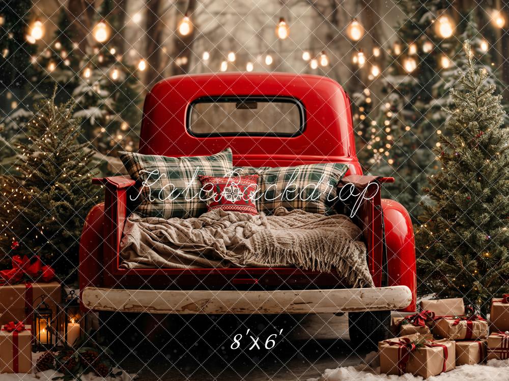 Kate Noël Camion Rouge Forêt Sapins Toile de fond conçue par Emetselch - Kate Backdrop FR