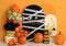 Kate Halloween Momie Citrouilles Ballons Orange Toile de fond conçue par Patty Roberts - Kate Backdrop FR