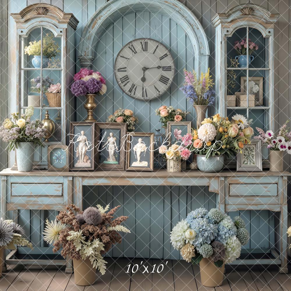 Kate Horloge Vintage Meuble Fleurs Bleu Toile de fond conçue par Mini MakeBelieve