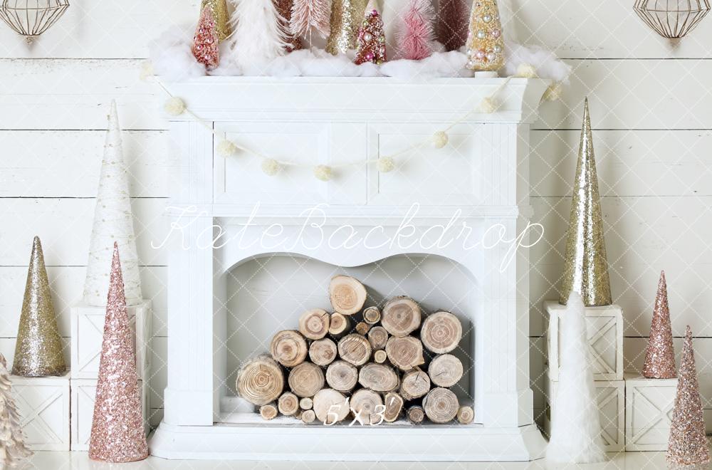 Kate Noël Cheminée Sapins Blanc Toile de fond conçue par Mandy Ringe
