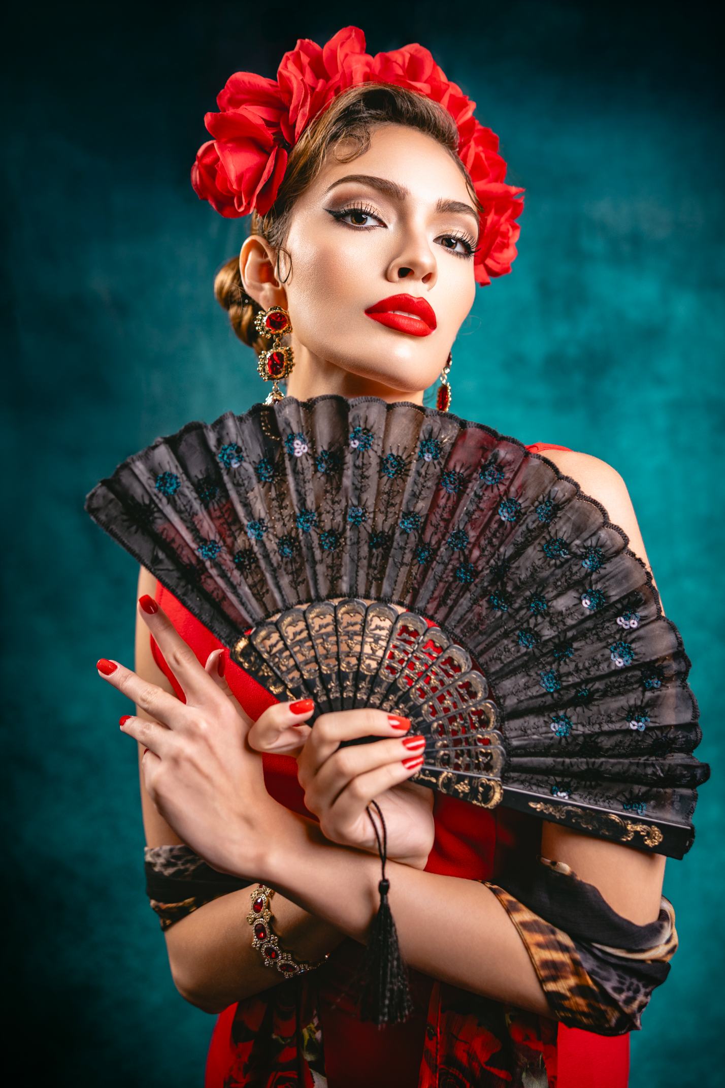 Kate Sweep Mur-à-Sol Abstrait Bleu Sombre Toile de fond conçue par Kate Image