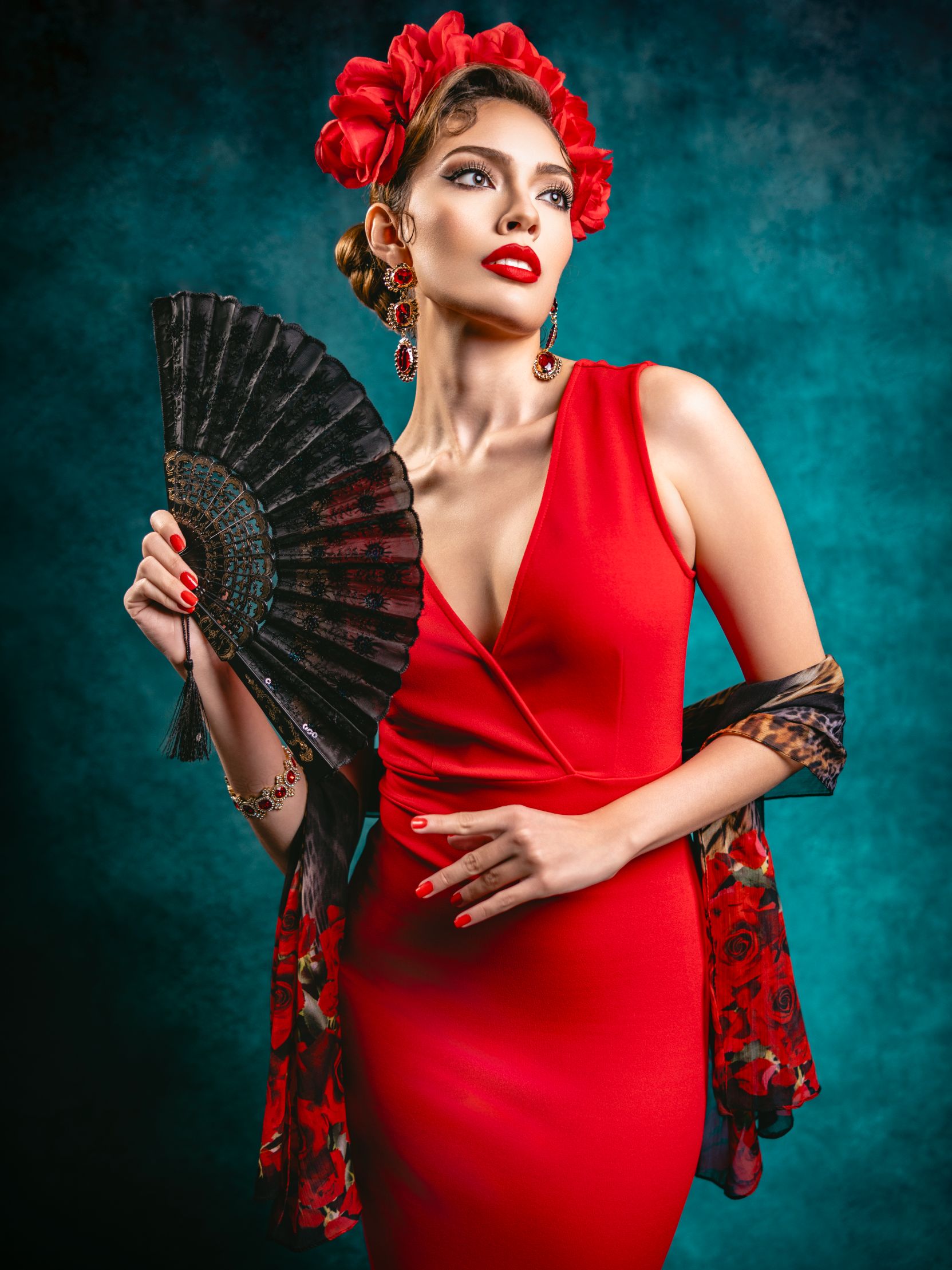 Kate Sweep Mur-à-Sol Abstrait Bleu Sombre Toile de fond conçue par Kate Image