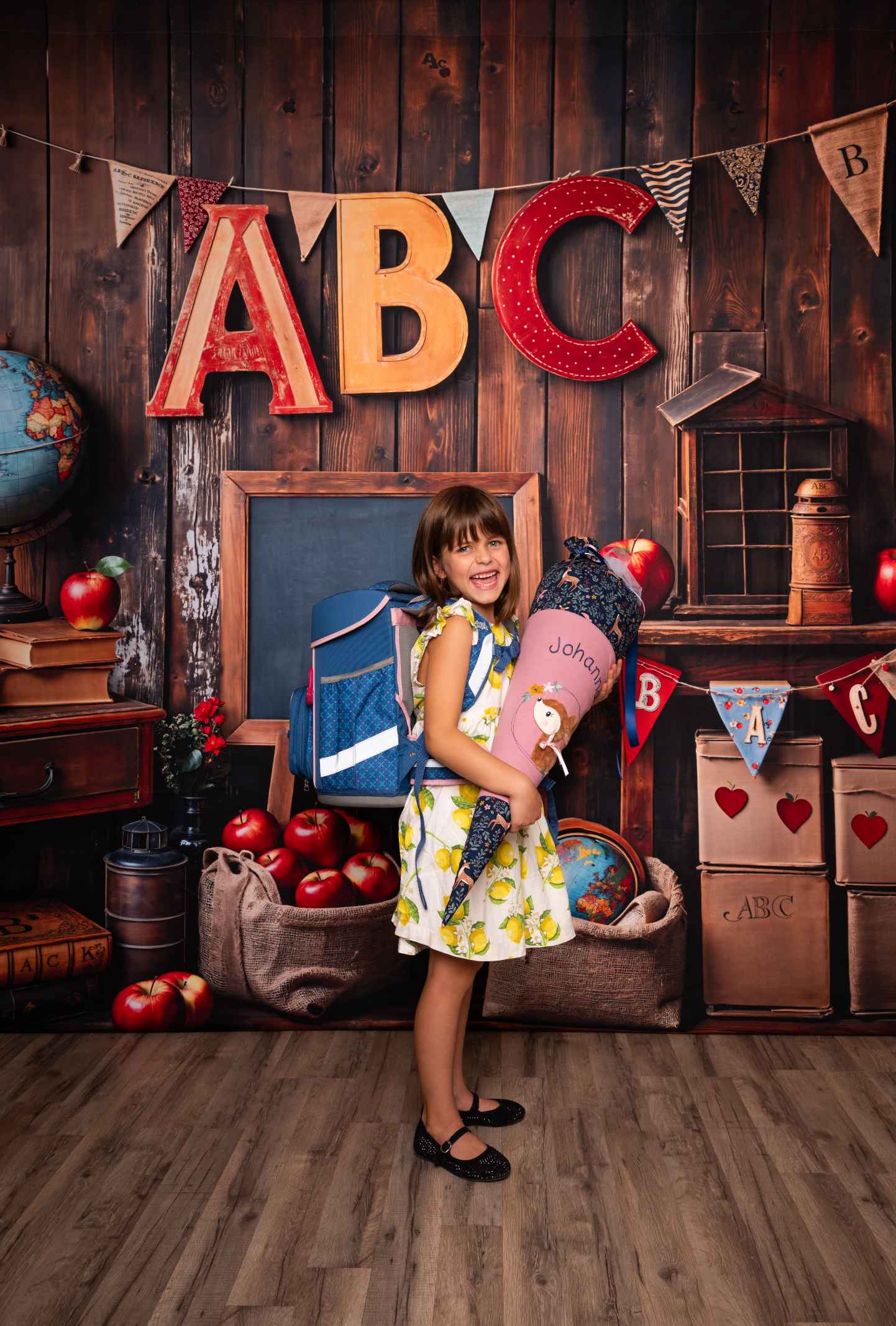 Kate Scolaire Globe Vintage Mur en bois Toile de fond conçue par Emetselch - Kate Backdrop FR