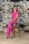 Kate Saint Valentin Porte de Grange Cœurs Toile de fond conçue par Mini MakeBelieve - Kate Backdrop FR
