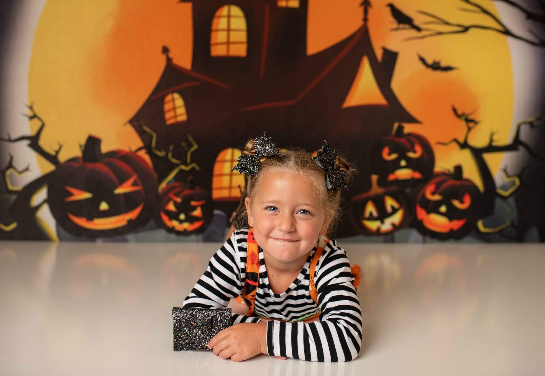 Kate Halloween Citrouilles Sorcière Maison Toile de fond conçue par Chain Photographie