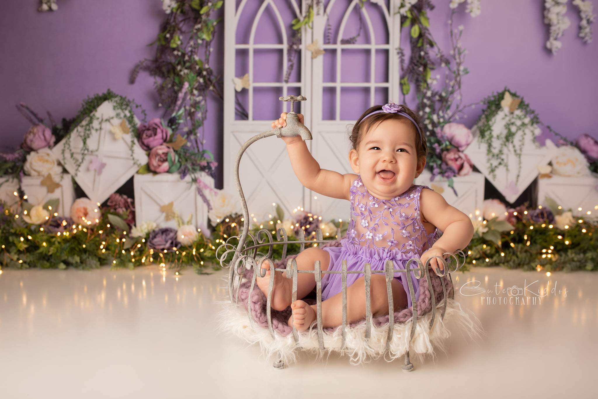 Kate Fleurs Violet Printemps Porte Toile de fond conçue par Megan Leigh - Kate Backdrop FR