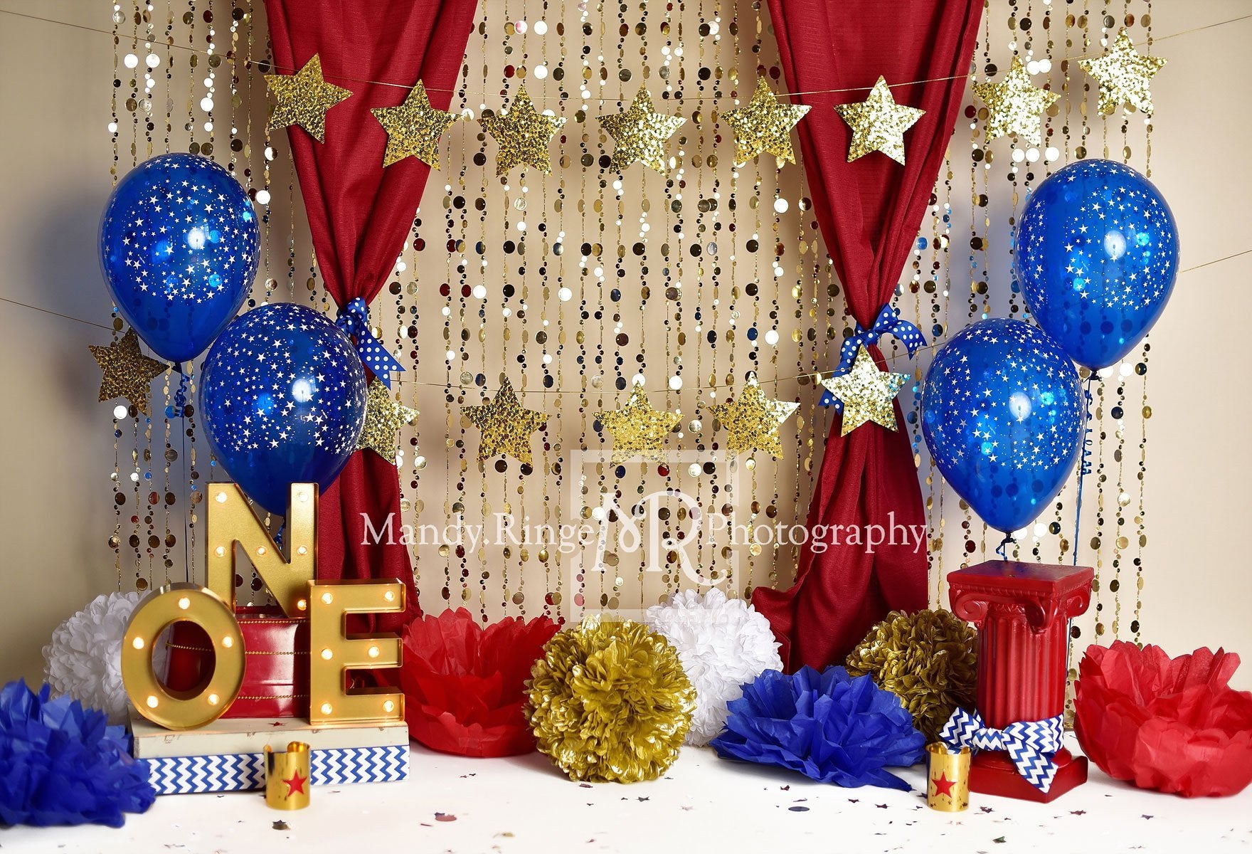 Kate 1er Anniversaire Ballons Étoiles Doré Toile de fond conçue par Mandy Ringe Photographie