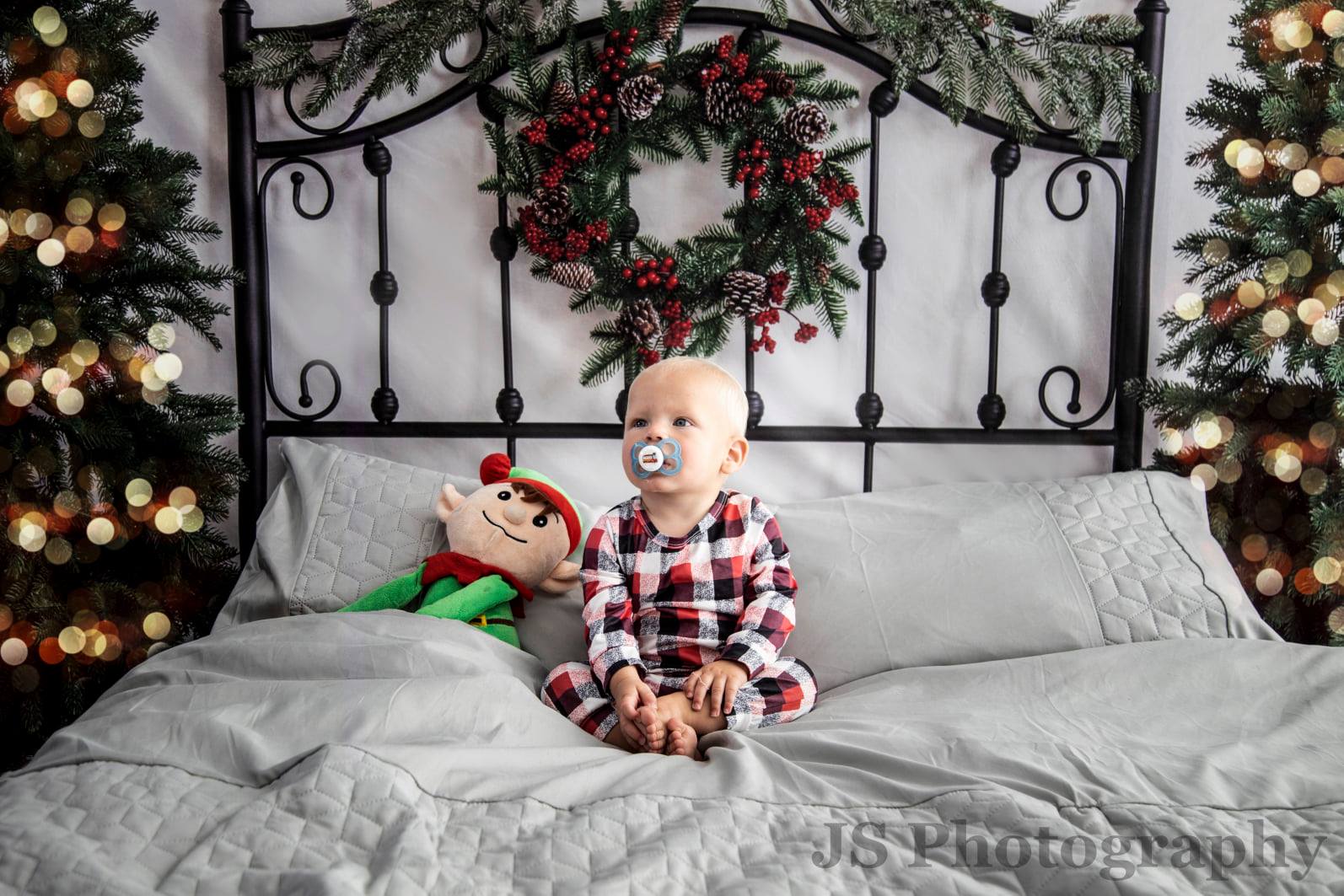 Kate Tête de lit Noël Arbre Vert Toile de fond conçue par emetselch