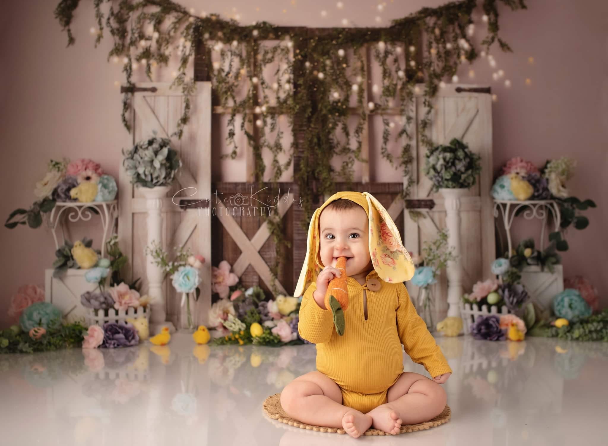 Kate Toile de fond de poussins floraux de Pâques conçue par Mandy Ringe Photographie