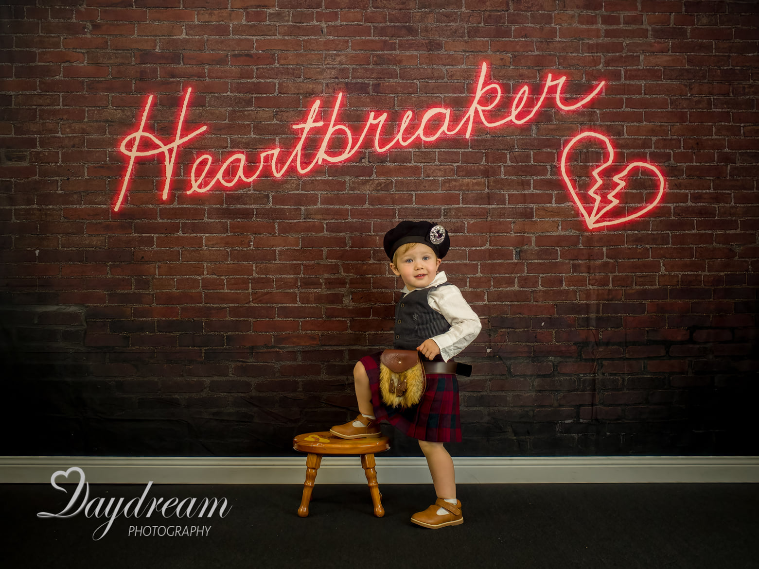 Kate Toile de fond de signe Heartbreaker conçue par Mandy Ringe - Kate Backdrop FR