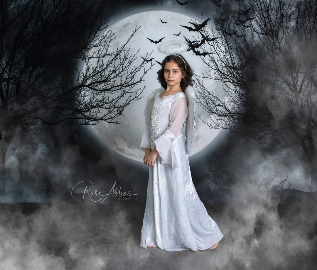 Kate Toile de fond effrayante de la pleine lune d'Halloween conçu par Rose Abbas