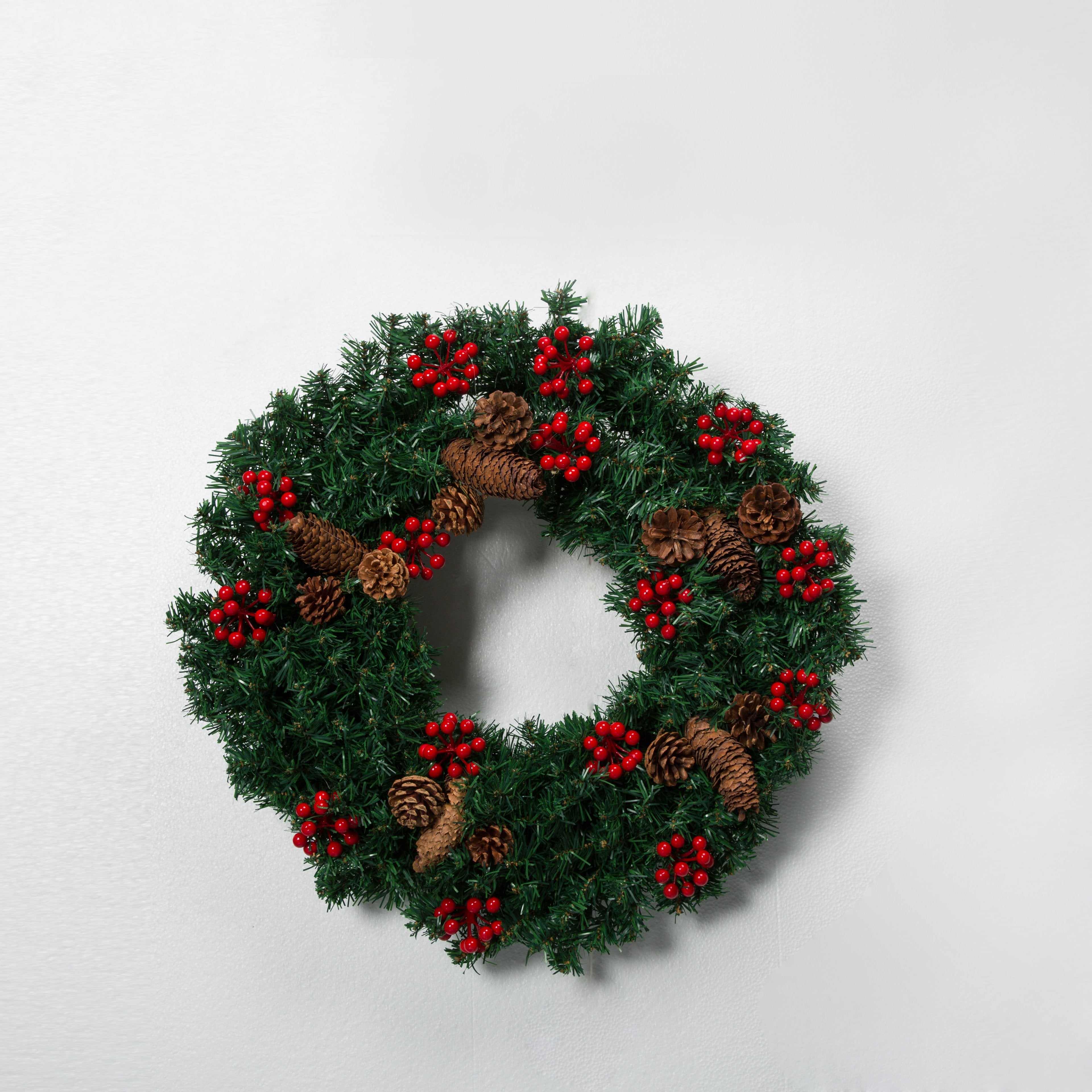 Décorations extérieures de couronnes de Noël de 24 pouces avec accessoires de baies