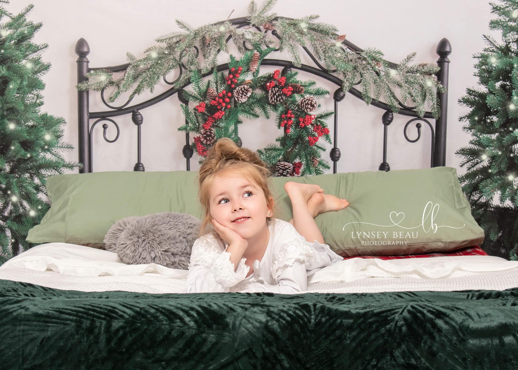 Kate Tête de lit Noël Arbre Vert Toile de fond conçue par emetselch