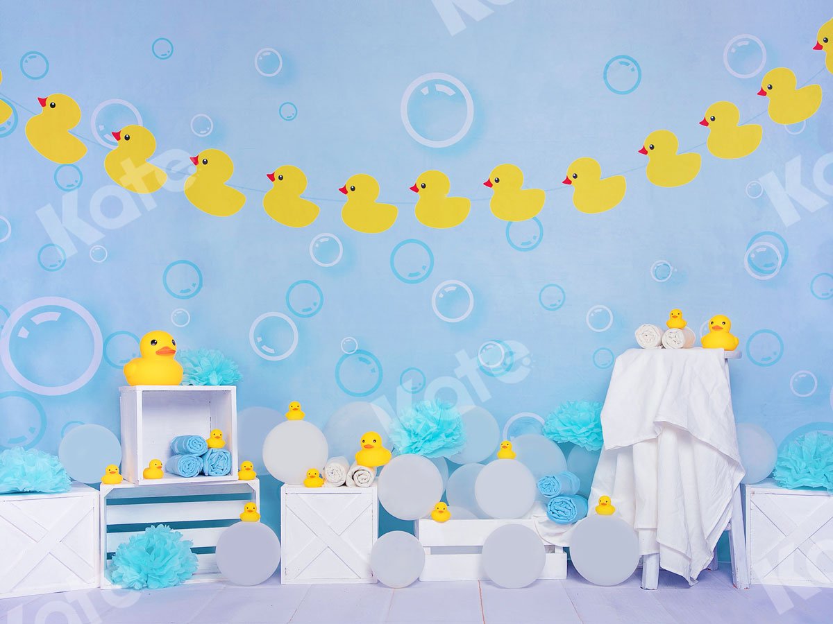 Kate Toile de fond bleu canard Bathtime conçue par Jia Chan Photographie