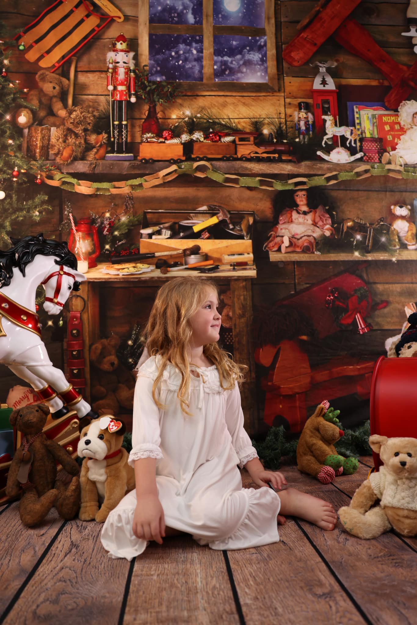 Kate Atelier du père Noël Arbre Toile de fond conçu par Arica Kirby