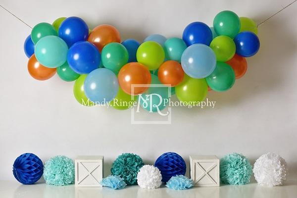 Kate toile de fond de ballons d'anniversaire bleu orange vert pour la photographie conçue par Mandy Ringe Photographie