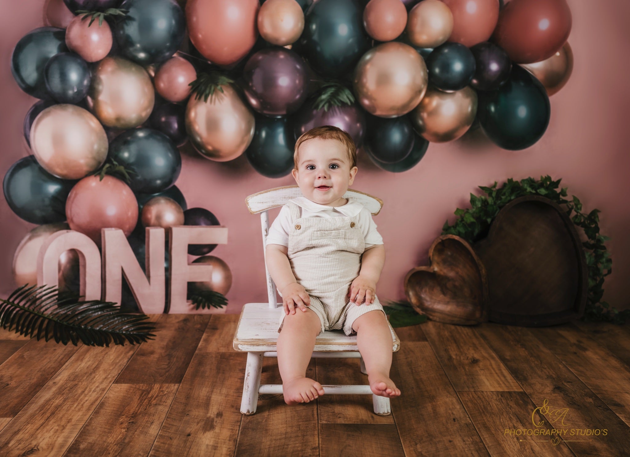Kate Toile de fond de ballons du 1er anniversaire conçue par Rose Abbas
