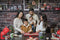 Kate Cuisine Noël Famille Mur de briques Toile de fond conçu par Arica Kirby - Kate Backdrop FR