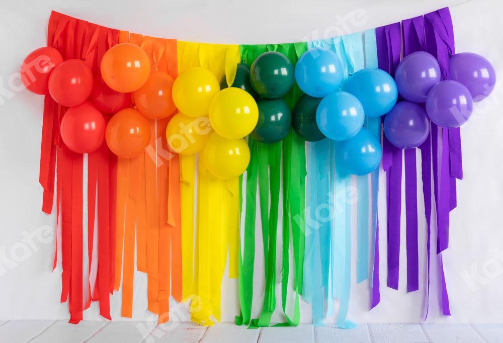 Kate Ballon d'anniversaire en toile de fond arc-en-ciel conçu par Emetselch