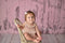Kate Toile de fond en bois de grange rose minable conçue par Mandy Ringe - Kate Backdrop FR
