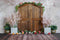 Kate Porte de grange Brun Printemps Fleurs Toile de fond pour la photographie - Kate Backdrop FR