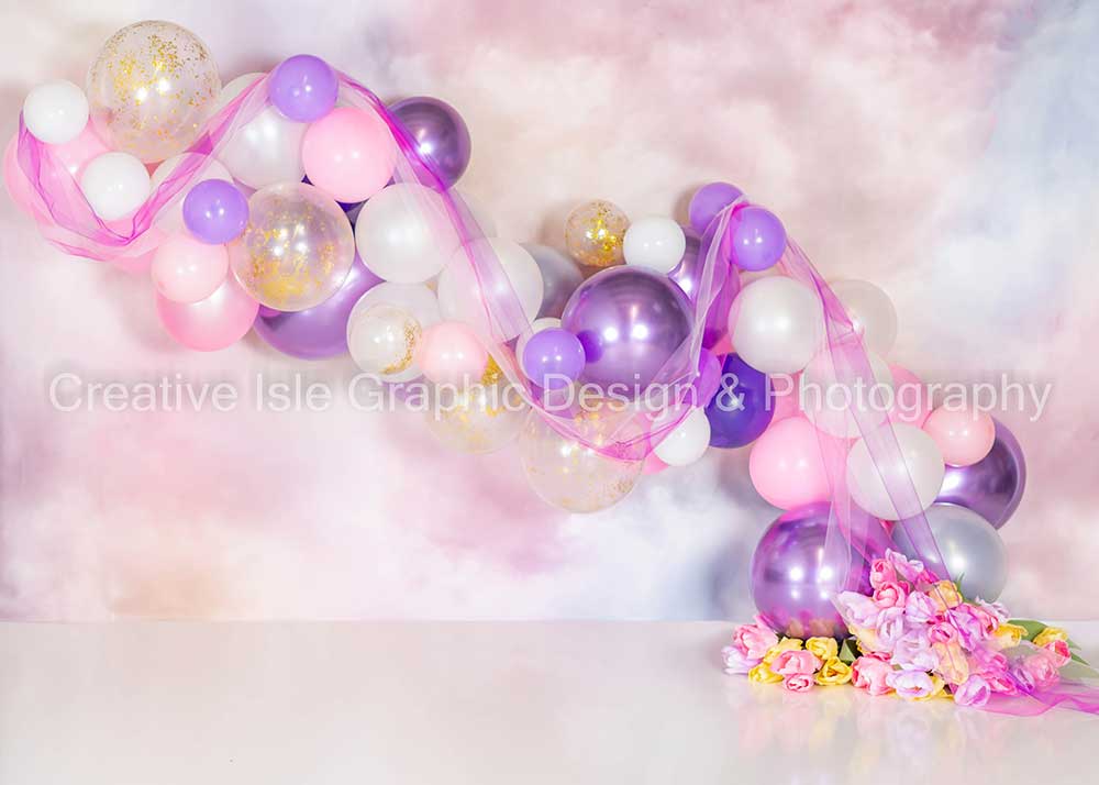 Kate Ballons Rose & Violet Nuages Pastel Toile de fond conçue par Chrissie Green