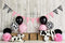 Kate Vache Anniversaire Enfant Mur en bois Toile de fond conçue par Mandy Ringe - Kate Backdrop FR