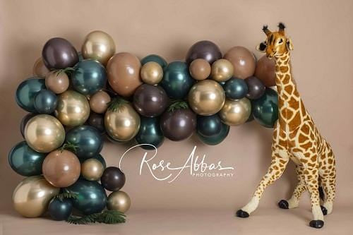 Kate Girafe Ballons Anniversaire Toile de fond conçue par Rose Abbas