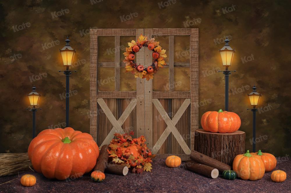 Kate Porte de grange rétro en toile de fond de citrouille d'automne pour la photographie